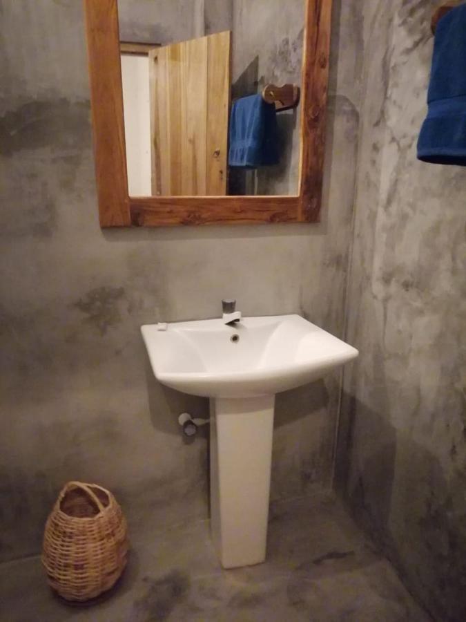 The Surf Access Guest House Baie d'Arugam Extérieur photo