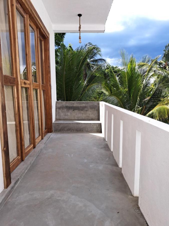 The Surf Access Guest House Baie d'Arugam Extérieur photo