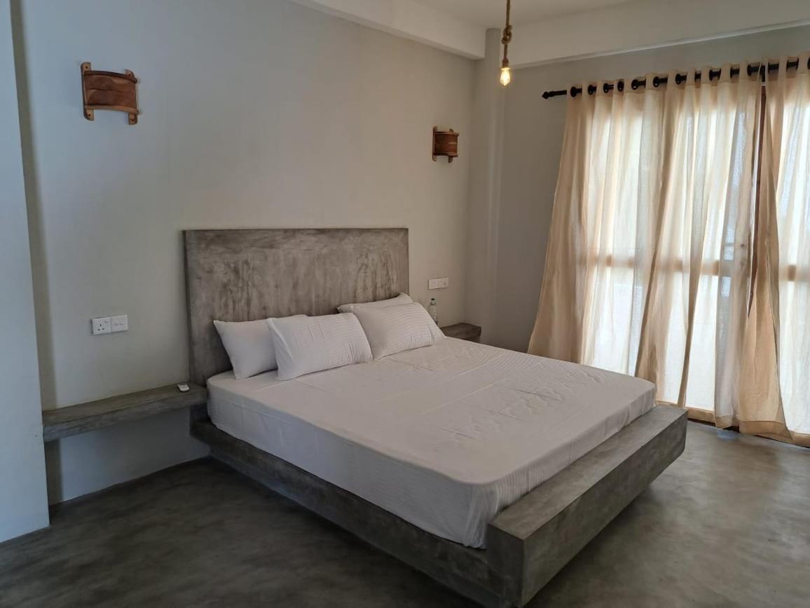 The Surf Access Guest House Baie d'Arugam Extérieur photo
