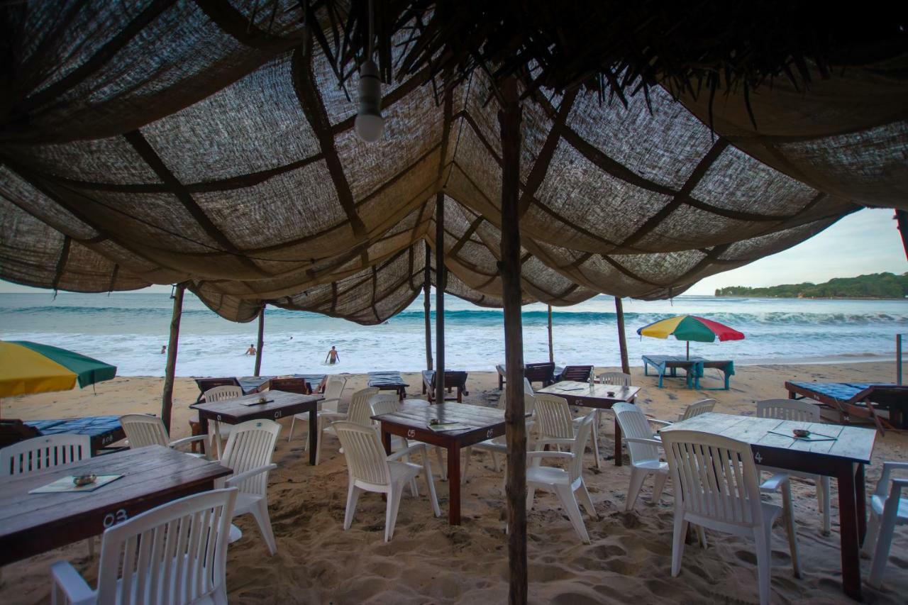 The Surf Access Guest House Baie d'Arugam Extérieur photo