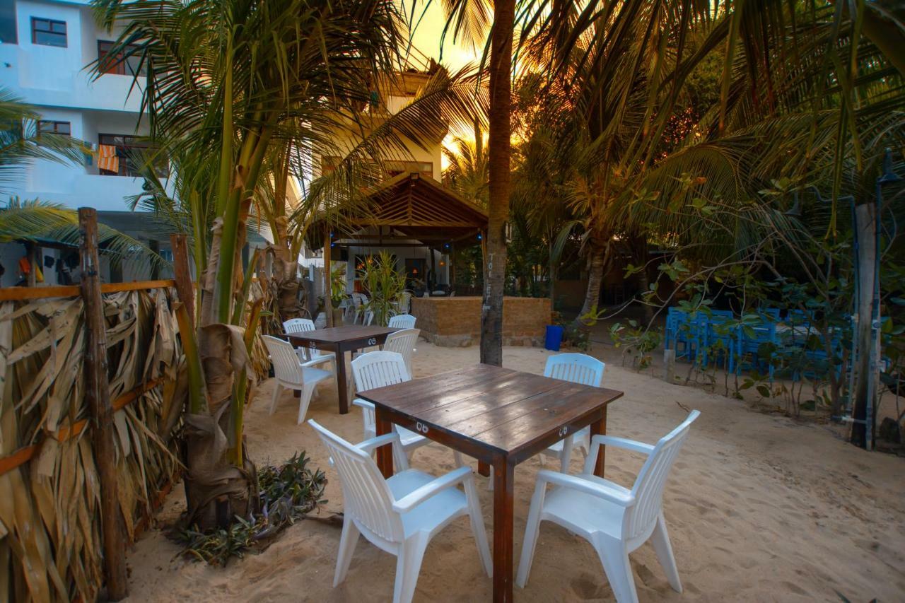The Surf Access Guest House Baie d'Arugam Extérieur photo