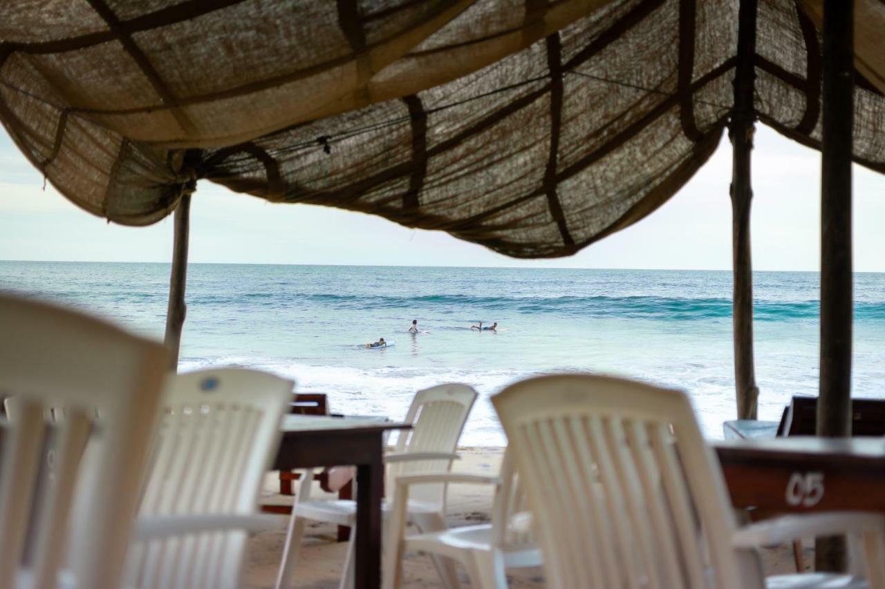 The Surf Access Guest House Baie d'Arugam Extérieur photo