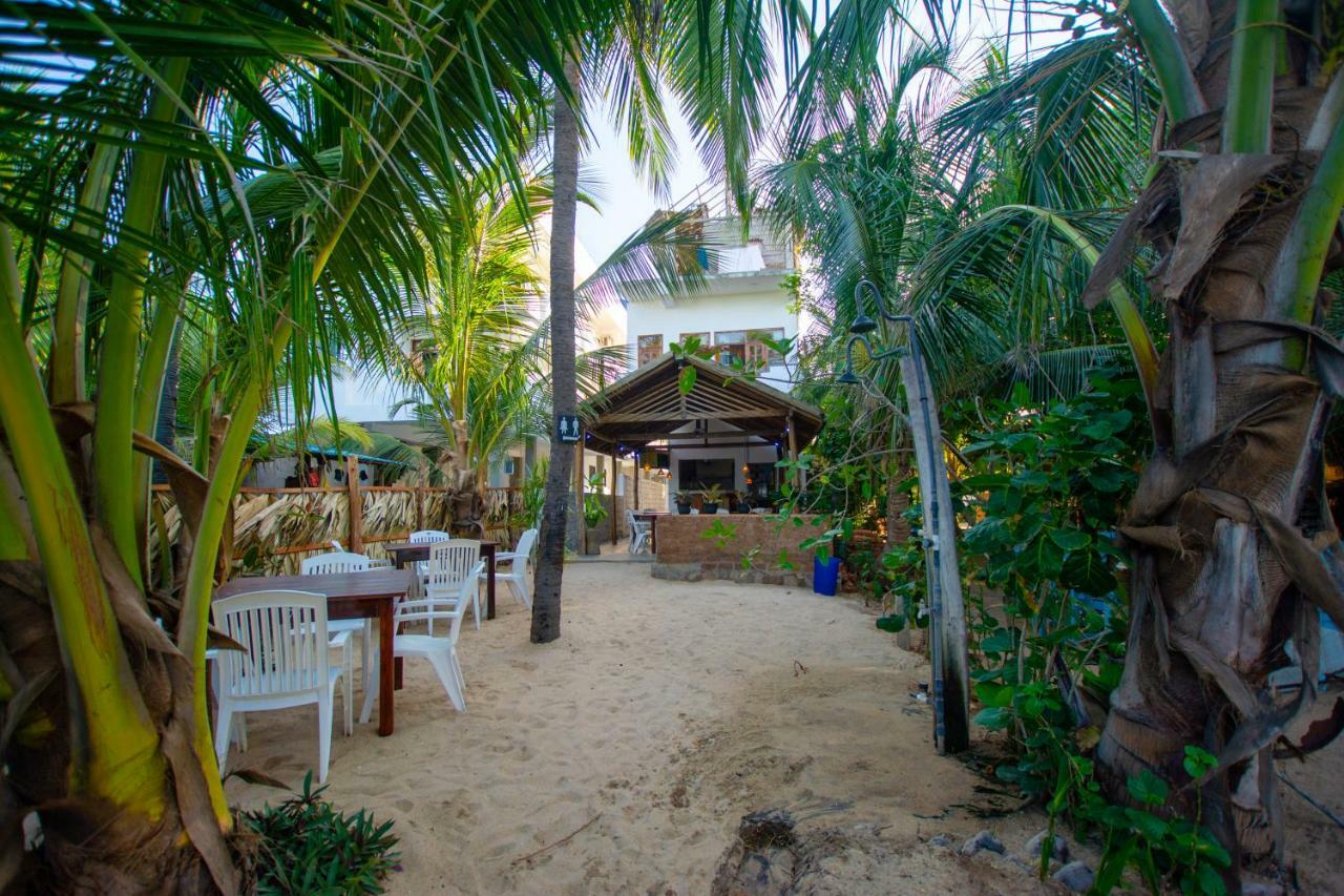 The Surf Access Guest House Baie d'Arugam Extérieur photo