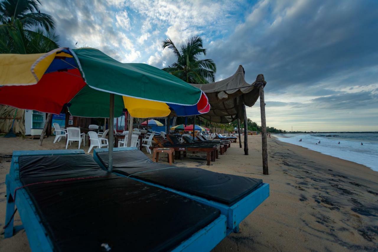 The Surf Access Guest House Baie d'Arugam Extérieur photo