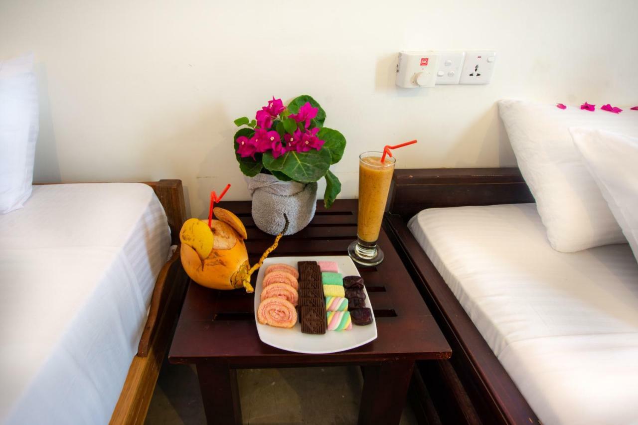 The Surf Access Guest House Baie d'Arugam Extérieur photo