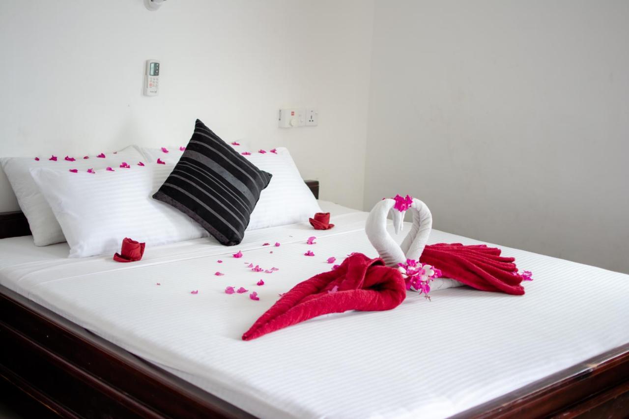 The Surf Access Guest House Baie d'Arugam Extérieur photo